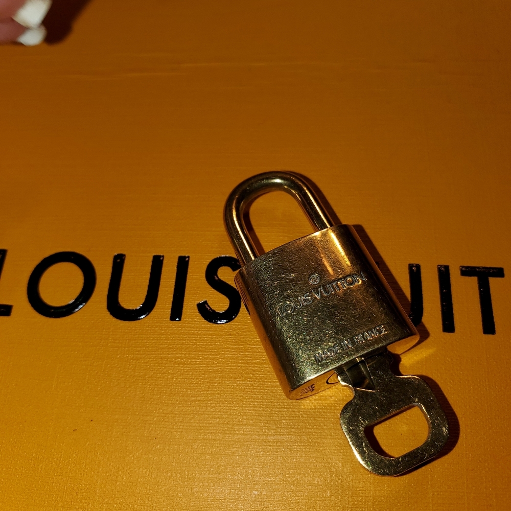 Authentic Louis Vuitton Lock and Key - Picture 5 of 6